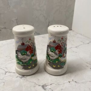 Vintage Farm Rooster Ceramic Printed Salt and Pepper Shaker Set -‎ 3.5in